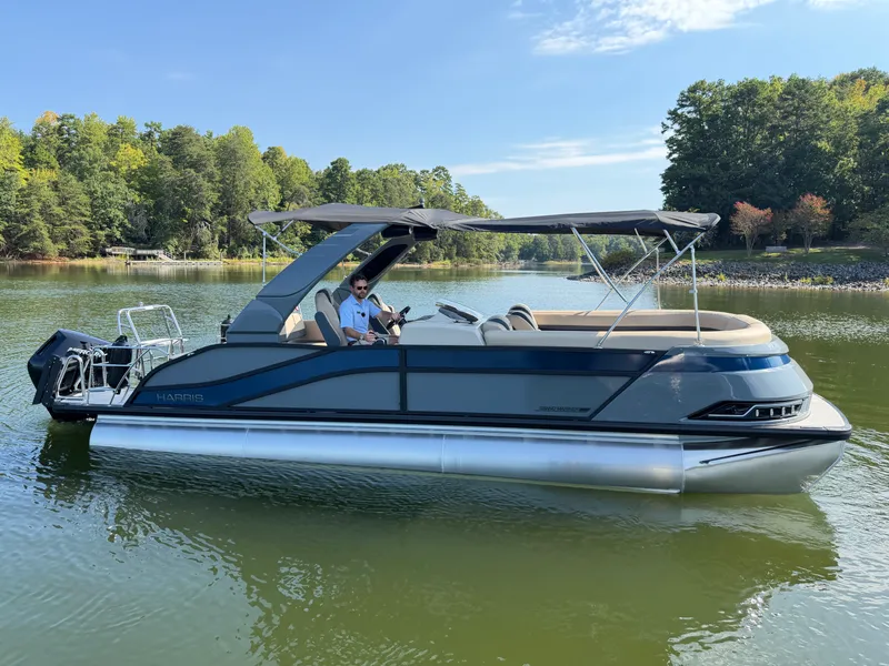 Slide: The Image of Harris Grand Mariner 250 2027 - 6