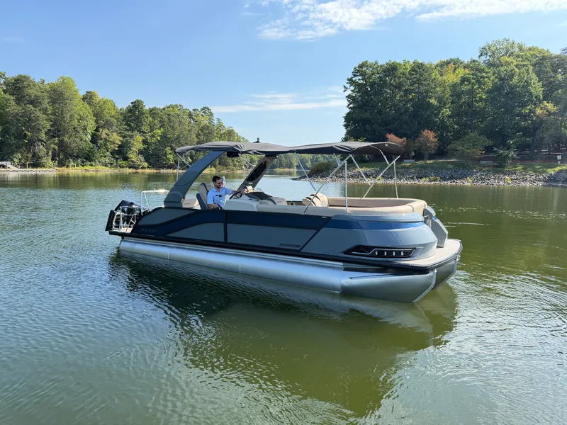 Slide: The Image of Harris Grand Mariner 250 2027 - 5