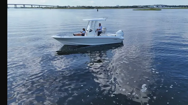 Slide: The Image of Boston Whaler 220 Dauntless 2027 - 3