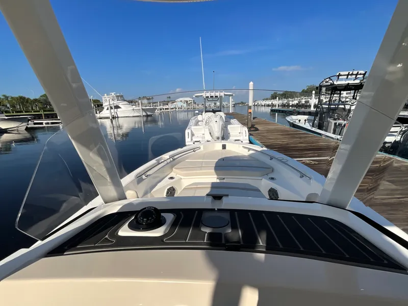 Slide: The Image of Boston Whaler 220 Dauntless 2027 - 11