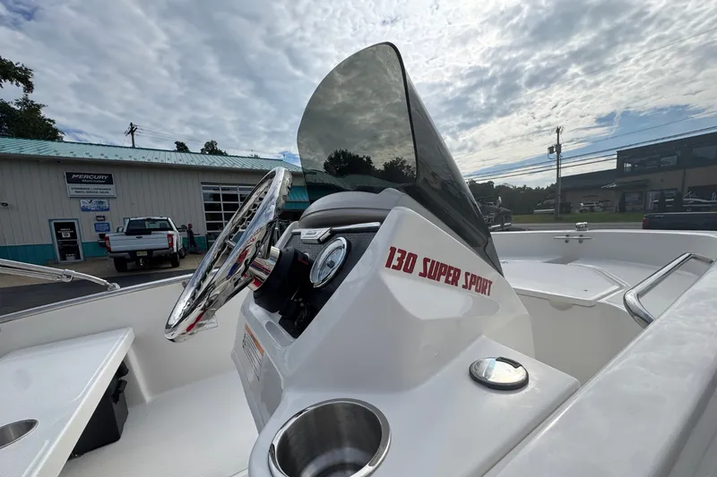 Slide: The Image of Boston Whaler 130 Super Sport 2027 - 12