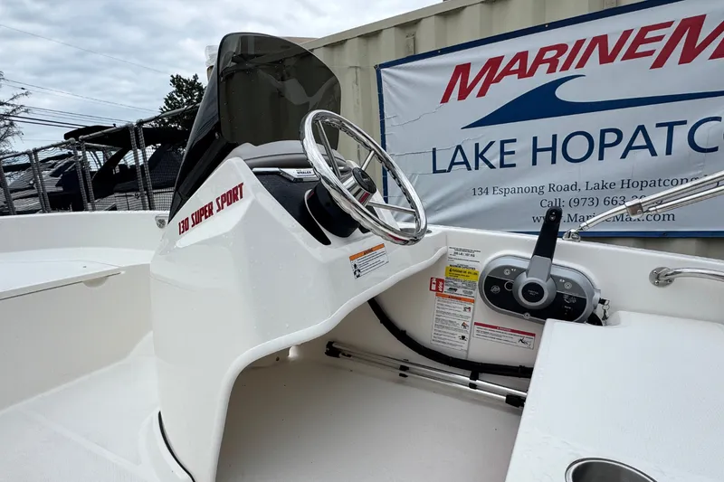 Slide: The Image of Boston Whaler 130 Super Sport 2027 - 13