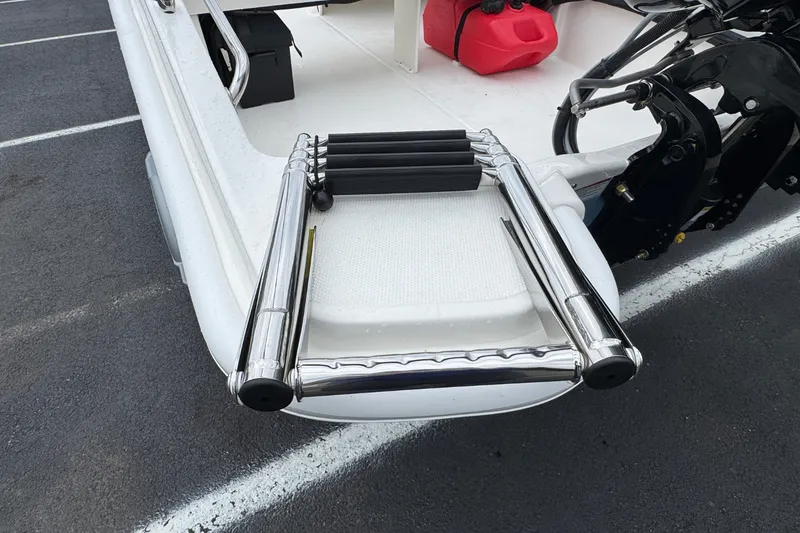Slide: The Image of Boston Whaler 130 Super Sport 2027 - 8