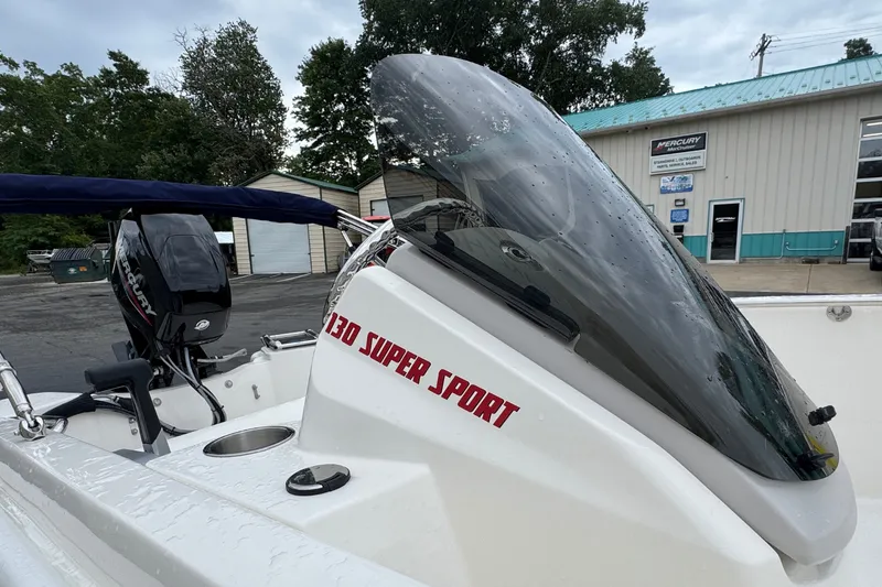 Slide: The Image of Boston Whaler 130 Super Sport 2027 - 11