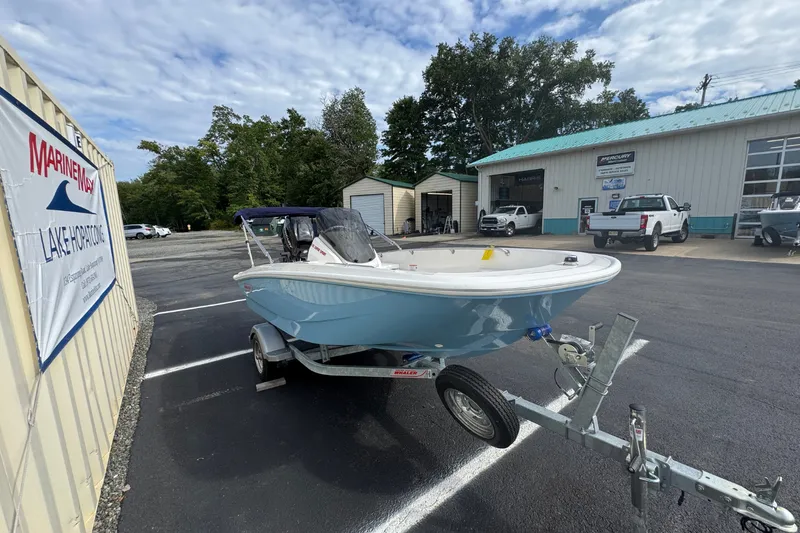 Slide: The Image of Boston Whaler 130 Super Sport 2027 - 3