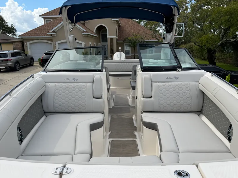 Slide: The Image of Sea Ray 270 SUNDECK OB 2020 - 43