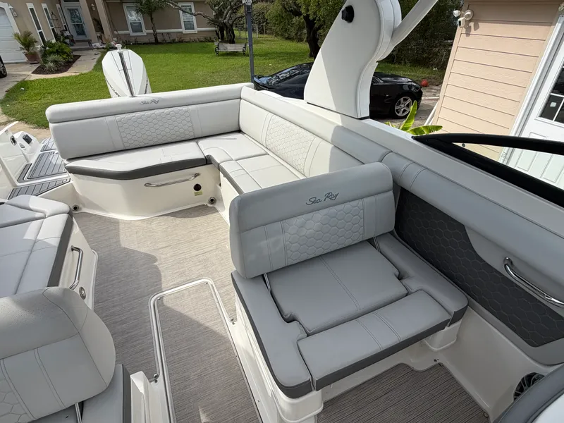 Slide: The Image of Sea Ray 270 SUNDECK OB 2020 - 19