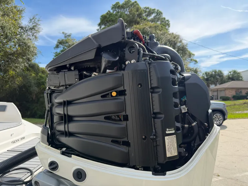 Slide: The Image of Sea Ray 270 SUNDECK OB 2020 - 65