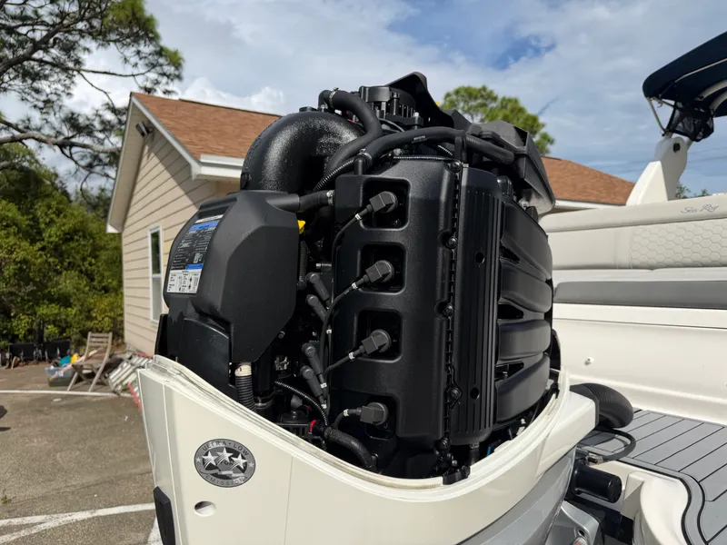 Slide: The Image of Sea Ray 270 SUNDECK OB 2020 - 62
