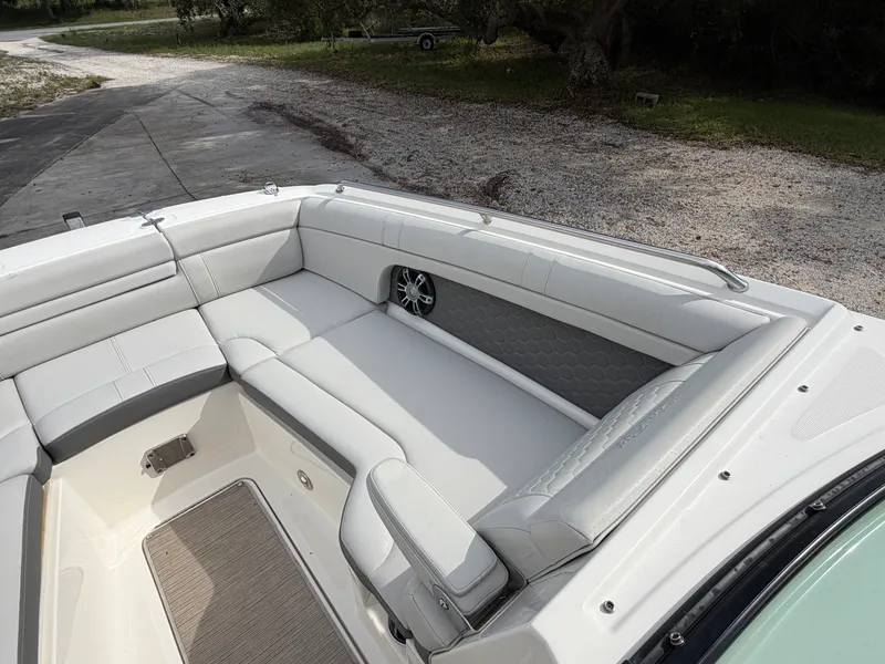 Slide: The Image of Sea Ray 270 SUNDECK OB 2020 - 38
