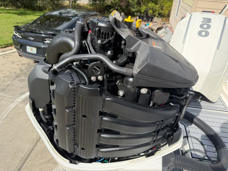 Slide: The Image of Sea Ray 270 SUNDECK OB 2020 - 60