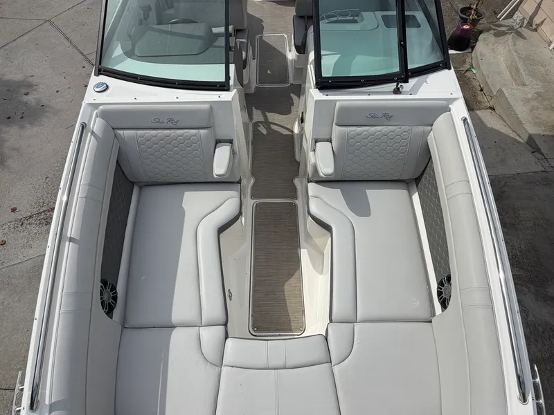 Slide: The Image of Sea Ray 270 SUNDECK OB 2020 - 41