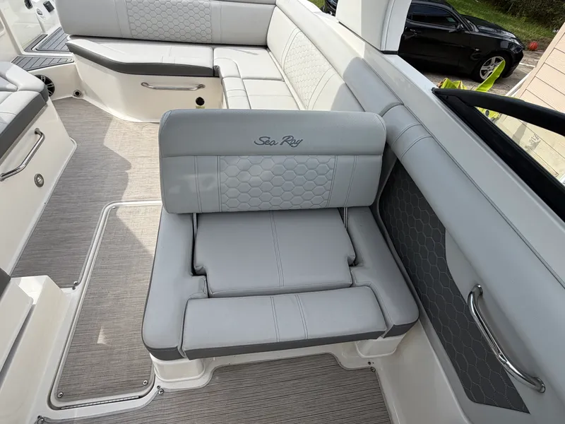 Slide: The Image of Sea Ray 270 SUNDECK OB 2020 - 20