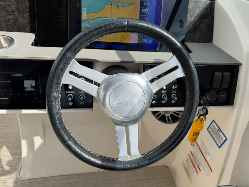 Slide: The Image of Sea Ray 270 SUNDECK OB 2020 - 34