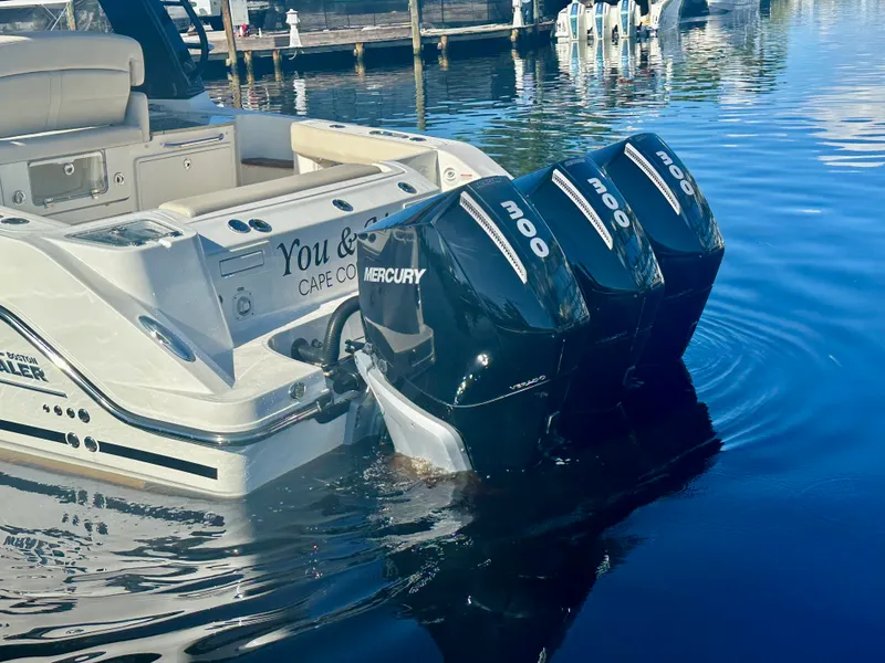 Slide: The Image of Boston Whaler 350 REALM 2023 - 6