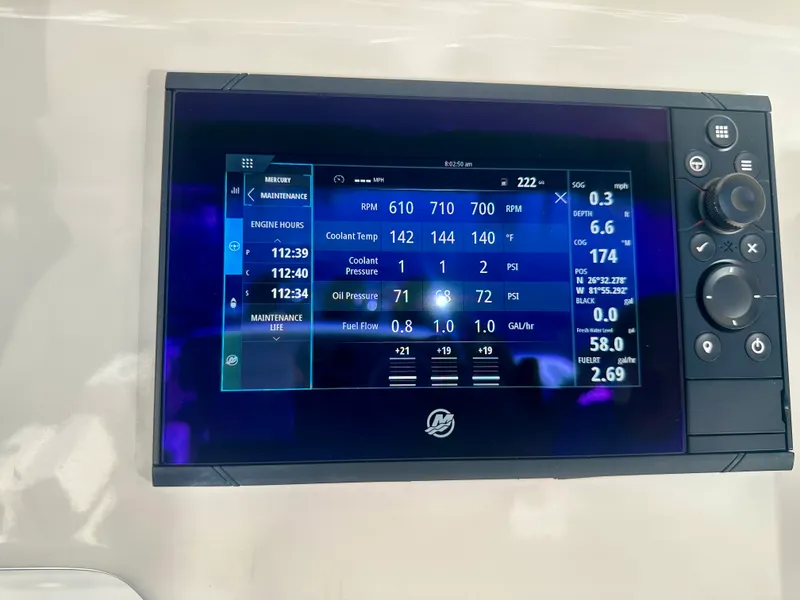 Slide: The Image of Boston Whaler 350 REALM 2023 - 18