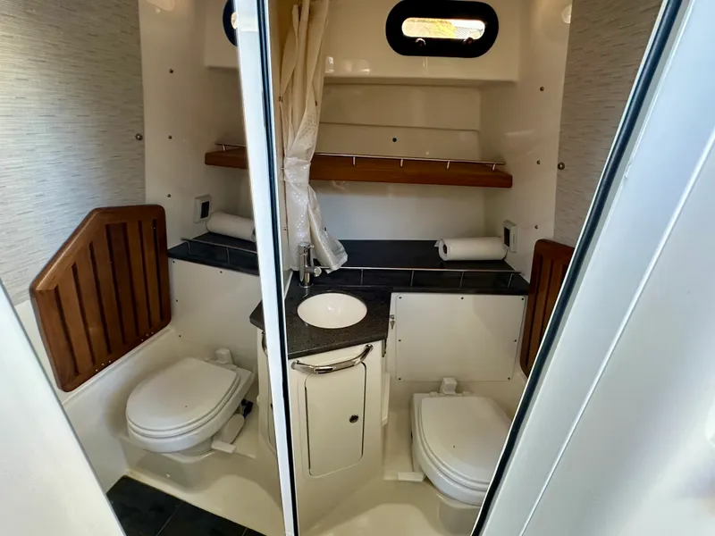 Slide: The Image of Boston Whaler 350 REALM 2023 - 15