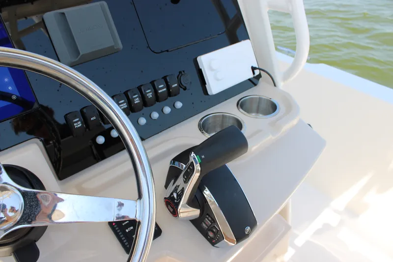 Slide: The Image of Boston Whaler 250 Dauntless 2027 - 26