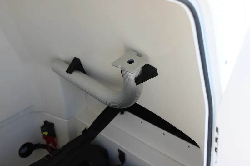 Slide: The Image of Boston Whaler 250 Dauntless 2027 - 12