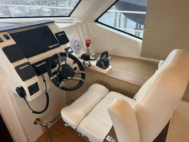 Slide: The Image of Aquila 44 YACHT 2020 - 10