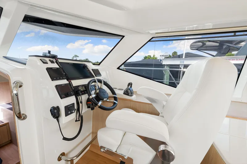 Slide: The Image of Aquila 44 YACHT 2020 - 35