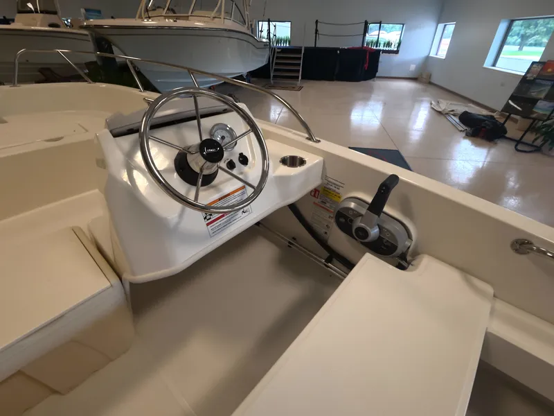 Slide: The Image of Boston Whaler 160 Super Sport 2027 - 10