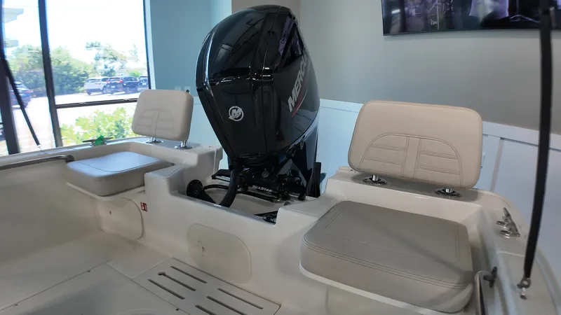 Slide: The Image of Boston Whaler 170 Montauk 2027 - 16
