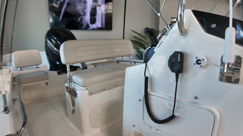 Slide: The Image of Boston Whaler 170 Montauk 2027 - 15