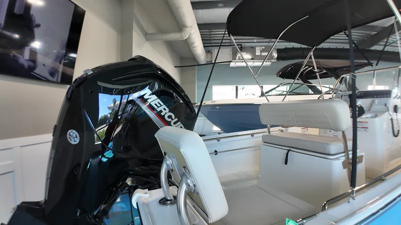 Slide: The Image of Boston Whaler 170 Montauk 2027 - 17