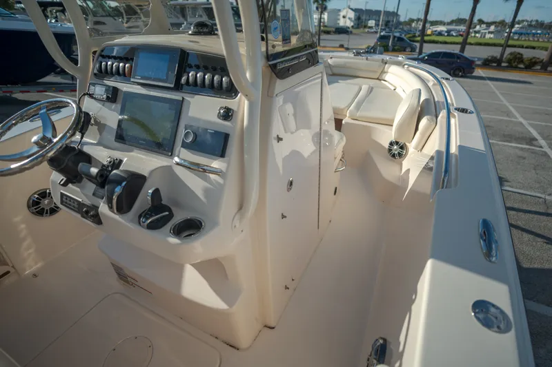 Slide: The Image of Grady-White Fisherman 236 2022 - 15