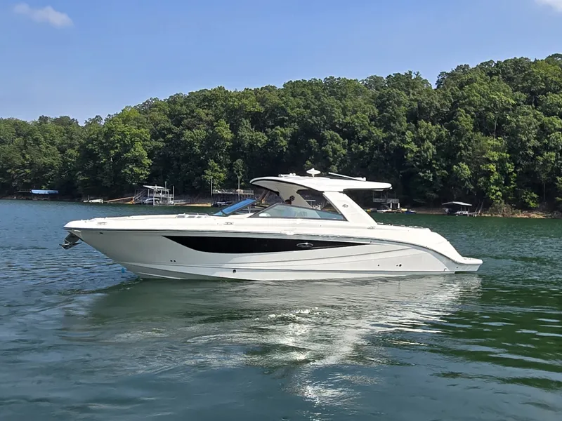 Slide: The Image of Sea Ray SLX 400 2027 - 46