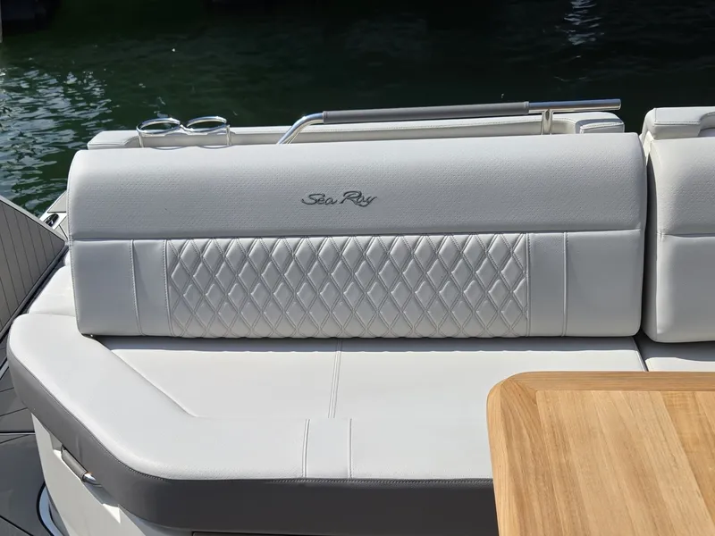 Slide: The Image of Sea Ray SLX 400 2027 - 12
