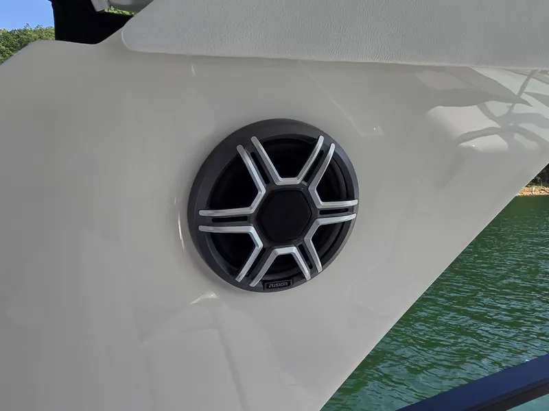 Slide: The Image of Sea Ray SLX 400 2027 - 42