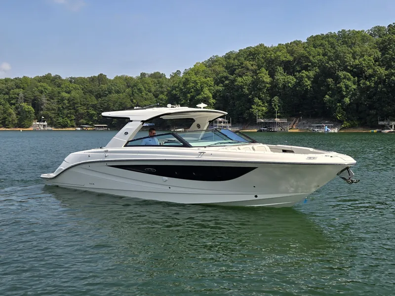 Slide: The Image of Sea Ray SLX 400 2027 - 47
