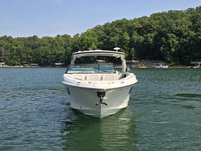 Slide: The Image of Sea Ray SLX 400 2027 - 2