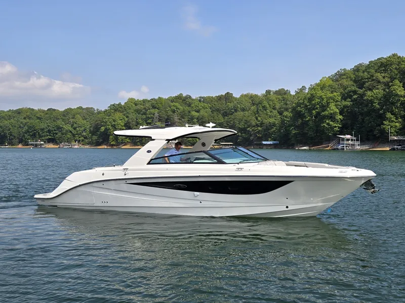 Slide: The Image of Sea Ray SLX 400 2027 - 4