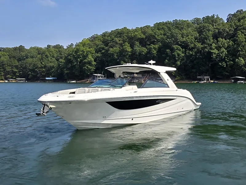 Slide: The Image of Sea Ray SLX 400 2027 - 1