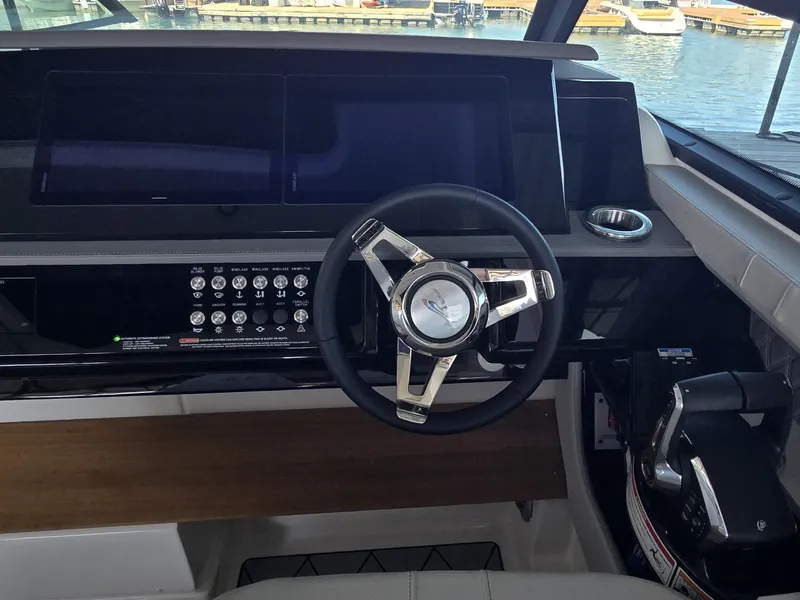 Slide: The Image of Sea Ray SLX 400 2027 - 28
