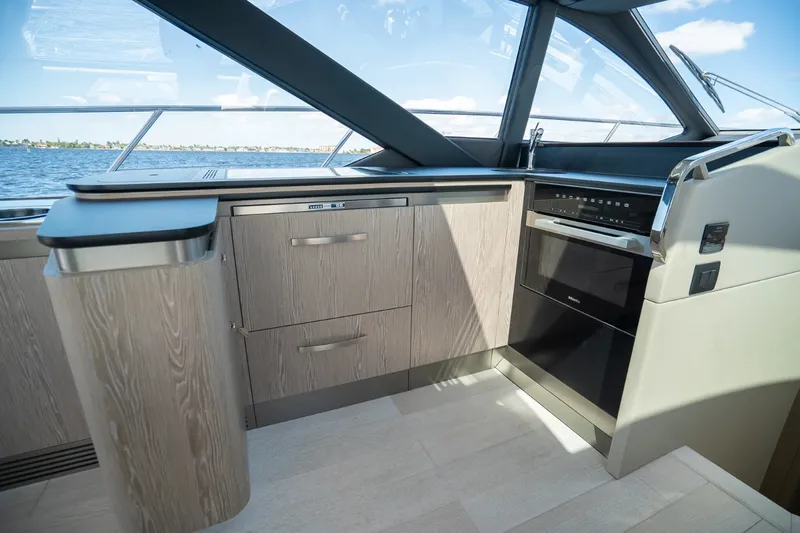 Slide: The Image of Azimut S6 2025 - 35