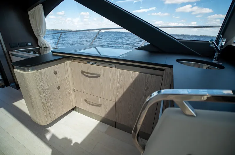 Slide: The Image of Azimut S6 2025 - 24