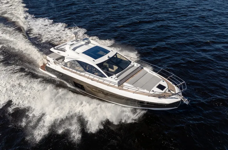 Slide: The Image of Azimut S6 2025 - 16
