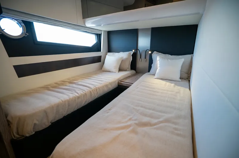 Slide: The Image of Azimut S6 2025 - 50