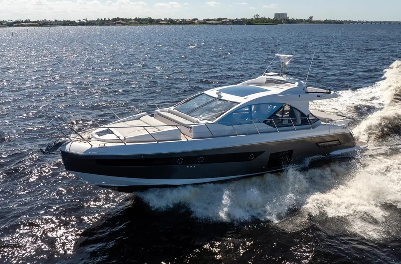 Slide: The Image of Azimut S6 2025 - 14