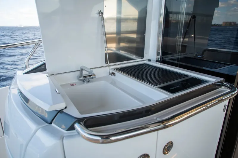 Slide: The Image of Azimut S6 2025 - 22