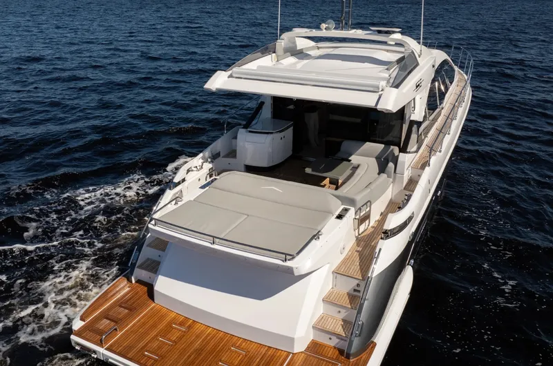 Slide: The Image of Azimut S6 2025 - 20