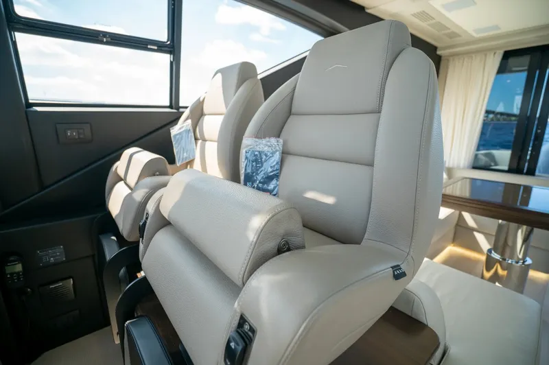 Slide: The Image of Azimut S6 2025 - 25