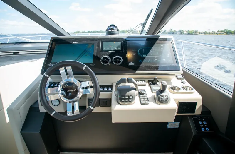 Slide: The Image of Azimut S6 2025 - 39