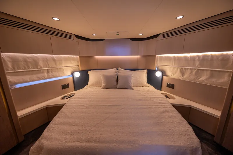 Slide: The Image of Azimut FLY 60 2023 - 60