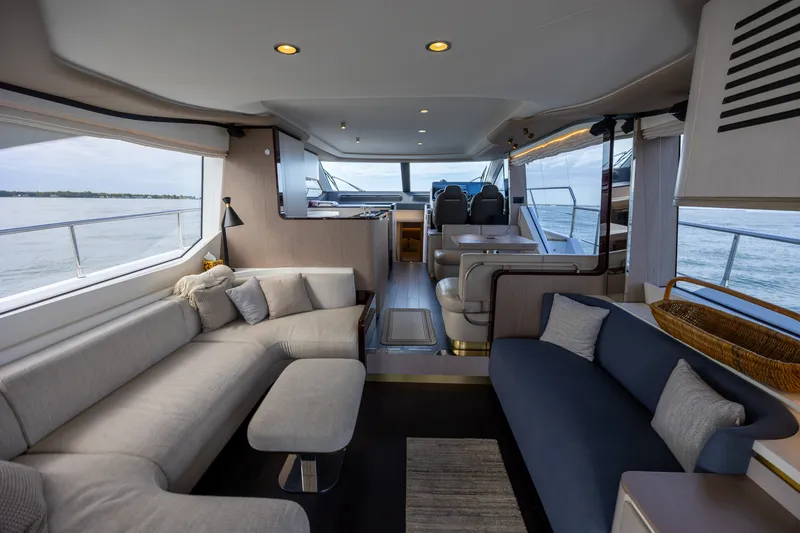 Slide: The Image of Azimut FLY 60 2023 - 51