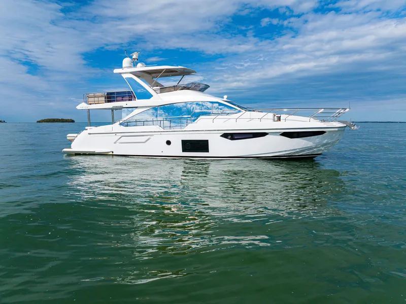 Slide: The Image of Azimut FLY 60 2023 - 16